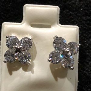 Genuine Swarovski Flower Stud Earrings BEAUTIFUL !